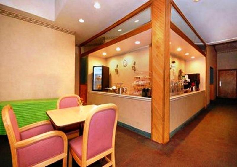 新斯坦顿红屋顶酒店 外观 照片